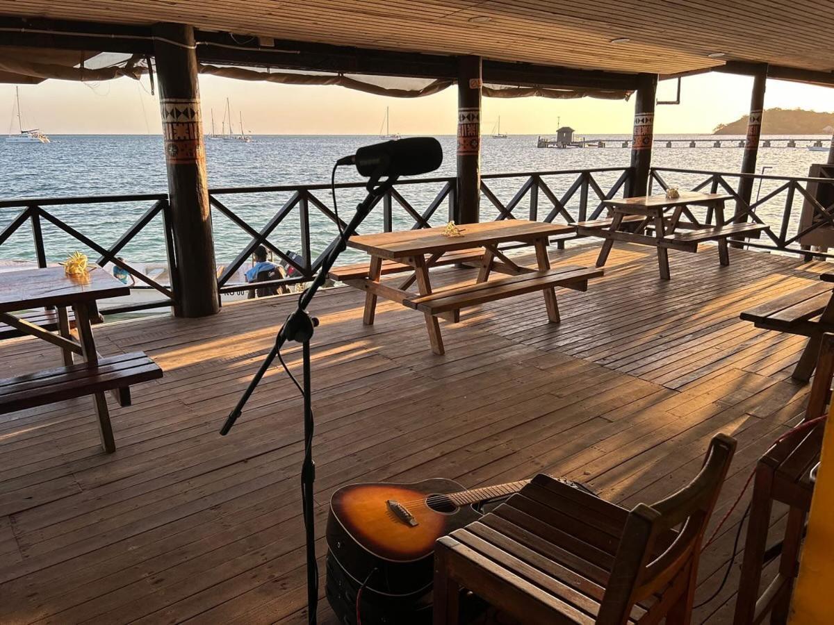 Ratu Kini Dive & Stay Mana Island Eksteriør billede