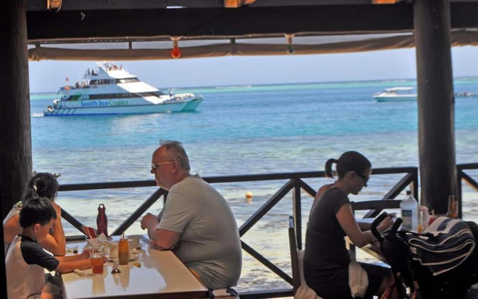 Ratu Kini Dive & Stay Mana Island Eksteriør billede
