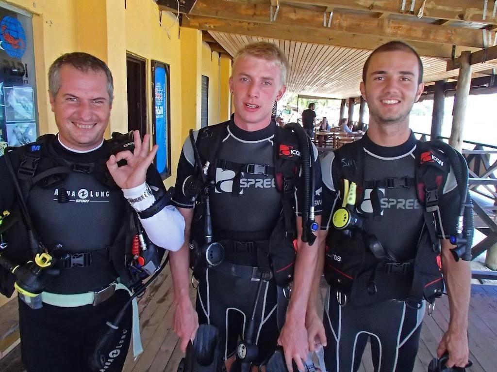 Ratu Kini Dive & Stay Mana Island Eksteriør billede